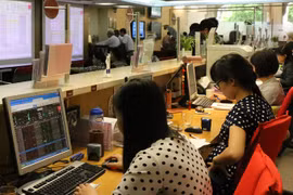 Stocks rebound after tough week 