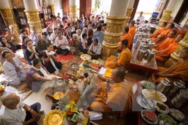 Greetings to Khmer people on Sene Dolta festival