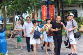 Record number of Chinese tourists visits Vietnam during Tet