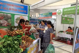 Hanoi to arrange 119 areas selling safe farm produce