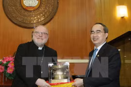 Fatherland Front leader welcomes German Cardinal
