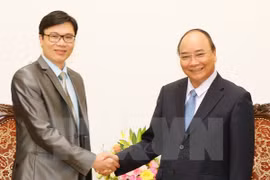 Prime Minister meets France-based Vietnamese professor 