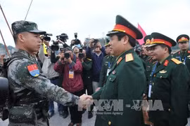 Vietnamese, Chinese defence ministers witness joint patrol 