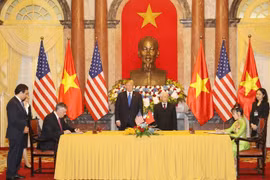 Vietnam, US sign cooperation agreements