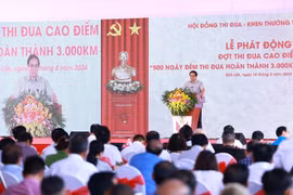 PM Pham Minh Chinh adresses at a ceremony to launch a 500-day emulation campaign for completing 3,000km of expressways (Photo: VNA)