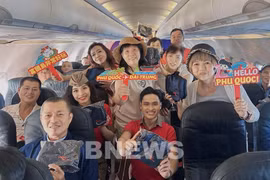 Passengers on Vietjet flight to Phu Quoc. (Photo: VNA)