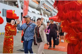 Ha Long port welcomes first int'l cruise ship in the Year of the Dragon