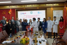 Gallery - Vietnam-US medical partnership brings advanced orthopaedic techniques to grassroots healthcare - image 1