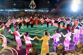 Son La, Laos’ Houaphanh province hold tourism, cultural festival