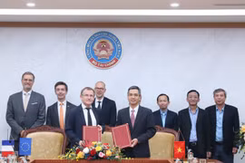 Vietnam, France exchange funding agreement for climate change projects