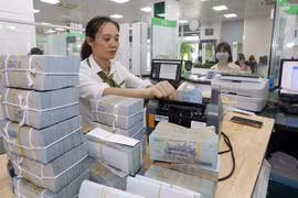 Nearly 20 commercial banks lower deposit rates