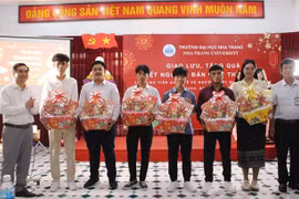 Foreign students enjoy Tet in Vietnam