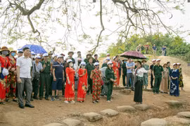 Tourists come in great numbers to Dien Bien Phu