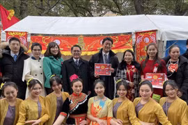 Tet celebrations held for OVs in Japan, Australia, Algeria, Thailand, Laos