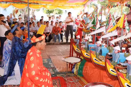 Quang Ngai: Traditional ceremony honours ancient Hoang Sa flotilla