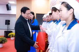 PM directs measures to improve citizens' lives during Tet holiday