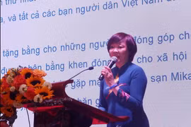 Japanese charity fund presents wheelchairs to Da Nang disabled