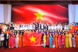 Vietnamese students win medals at int’l mathematics contest