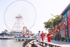 Localities, travel companies offer products, services to attract tourists during Tet