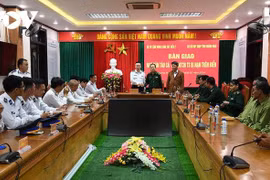 Seven fishermen in distress saved off Quang Nam’s coast