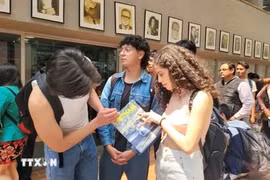VNA’s multilinguistic magazine reaches ASEAN readers in Russia