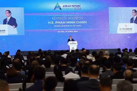 PM calls on ASEAN to pen strategic development vision