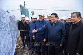 PM inspects electricity transmission project