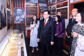 NA Chairman visits President Ho Chi Minh relic site in Kunming