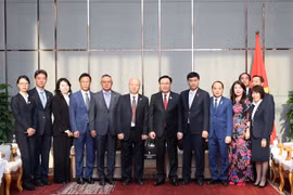 NA Chairman receives leaders of Chinese corporations