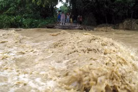 Floods cause severe damage, six deaths