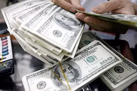 Greenback, gold prices soar as China devalues
