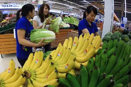 Consumer confidence falls in August