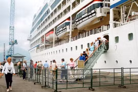 Chan May port receives large luxury cruise liner
