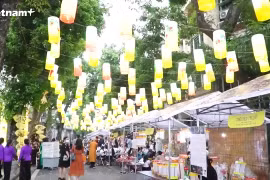Traditional Mid-Autumn Festival cultural space in Hanoi's Old Quarter