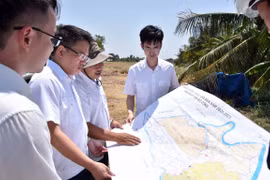 Management of water resources in Mekong River: “Call for help” from figures 