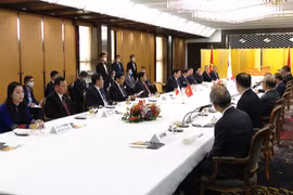 Prime Minister meets with former Japanese PM
