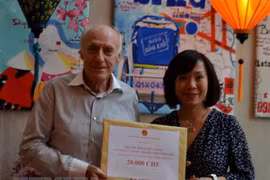 Vietnam Embassy in Switzerland raises over 32,500 CHF for COVID-19 fund at home