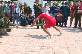 Soldiers hold Chol Chnam Thmay celebrations for Khmer people