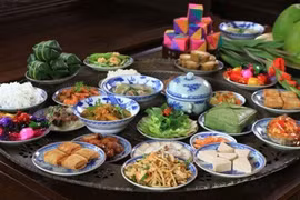 Traditional Tet food offerings to ancestors 
