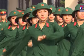 Women enlisting in the army