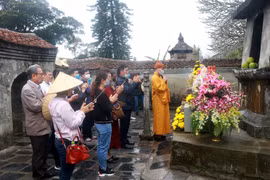Quang Ninh: visitors to Yen Tu relic site rebound 