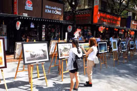 Photo exhibition marks national reunification day 