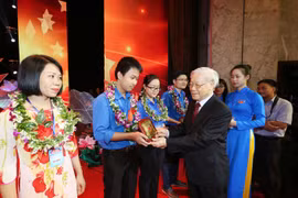 Distinguished youths get credit for following President Ho’s example