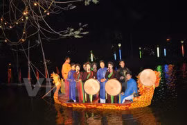 Pho Hien bustling with festive activities 