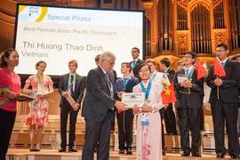 Vietnam wins two gold medals at Int’l Physics Olympiad 2016 