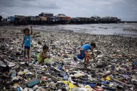 ASEAN tackles trash in the ocean
