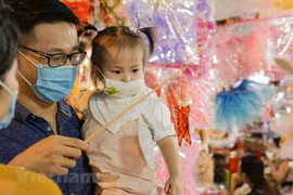 Hang Ma street bustling as Mid-Autumn festival nears