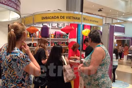  Vietnam attends craft fair in Argentina