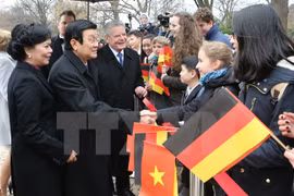 President meets Berlin Mayor, German parliamentarians 