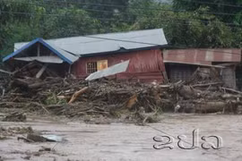Torrential rains lead to serious flooding in Laos 